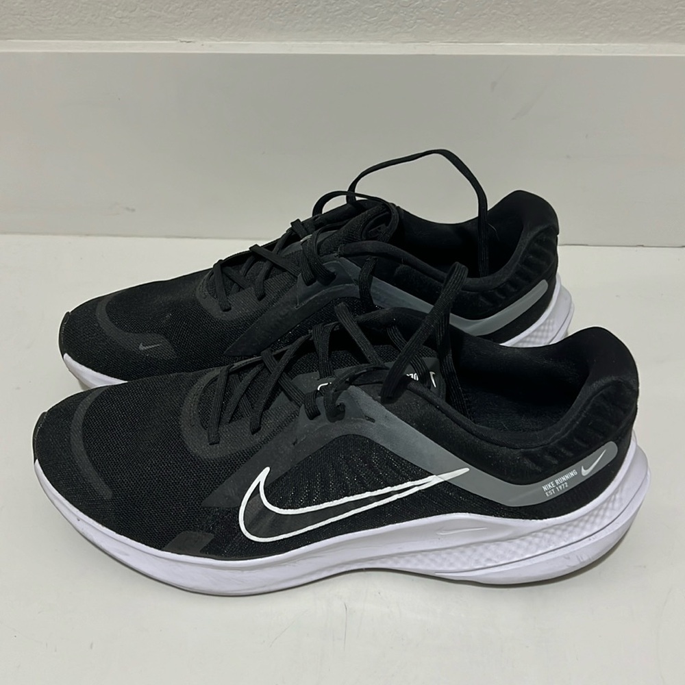 Men’s Nike sneakers